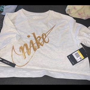 Nike crop tee(MercariSale)